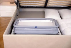 Chicco Next2me Pop-Up Grey Mist Wieg Aan Bed 07079299720000 -babybenodigdheden Foto Chicco 2