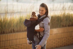 Momi Collet Navy Blue Ergonomische Draagzak NOSI00002 -babybenodigdheden Momi Collet Navy Blue Ergonomische Draagzak NOSI00002 10