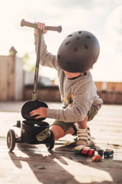 Scoot And Ride Green Lines Highwaykick 2 Step SR-96525 -babybenodigdheden Scoot and Ride Green Lines Highwaykick 2 Step SR 96525 .sfeer 2