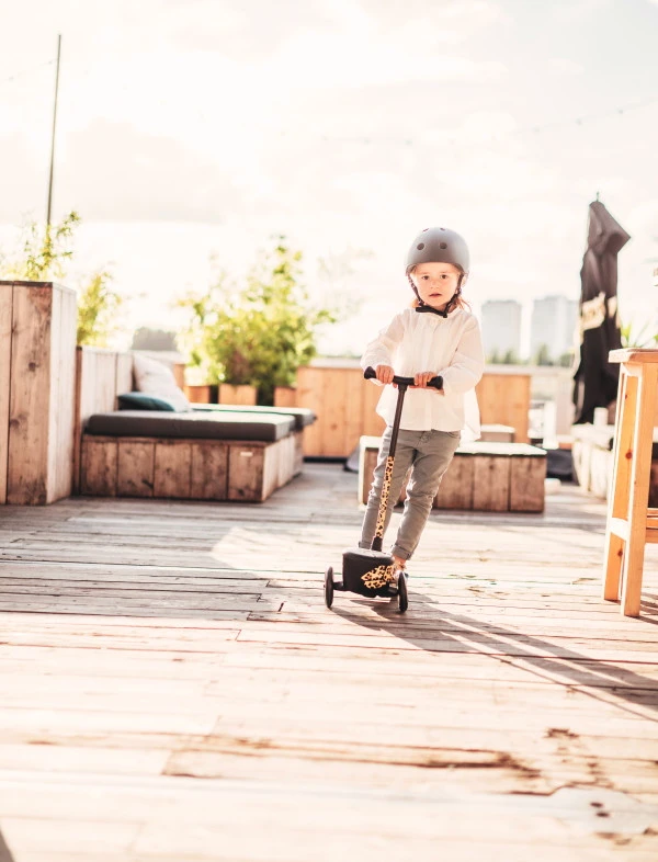 Scoot and Ride Leopard Highwaykick 2 Step SR-96524 Scoot And Ride Leopard Highwaykick 2 Step SR-96524 -babybenodigdheden Scoot and Ride Leopard Highwaykick 2 Step SR 96524 .sfeer 1