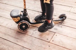 Scoot And Ride Leopard Highwaykick 2 Step SR-96524 7 Scoot And Ride Leopard Highwaykick 2 Step SR-96524 -babybenodigdheden Scoot and Ride Leopard Highwaykick 2 Step SR 96524 .sfeer 3