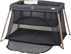 Babygo Dreams II Zwart/Rosegoud Campingbedje Incl. Bodemverhoger 4705 -babybenodigdheden babygo dreams ii zwart goud campingbedje incl. bodemverhoger 4705 1
