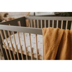 Babykamer Bo: Ledikant & Commode 9 Babykamer Bo: Ledikant & Commode -babybenodigdheden babykamer bo 5 1 2