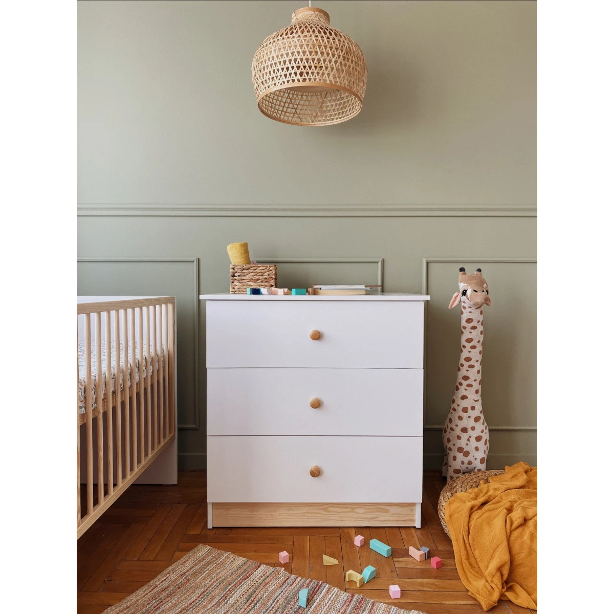 Commode Milly Wit Commode Milly Wit -babybenodigdheden babykamermillyledikantcommodesfeer3