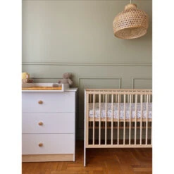 Commode Milly Wit 6 Commode Milly Wit -babybenodigdheden babykamermillyledikantcommodesfeer6 1