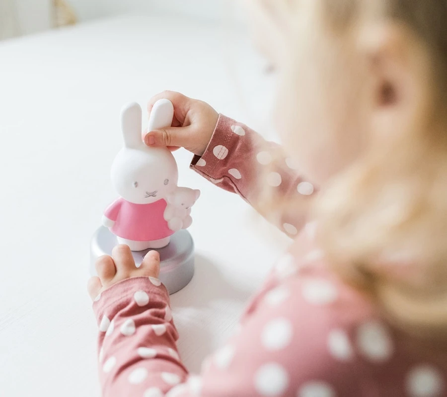 Bambolino Toys Nijntje 3D Lichtroze Nachtlampje 33233 Bambolino Toys Nijntje 3D Lichtroze Nachtlampje 33233 -babybenodigdheden bambolino toys nijntje 3d lichtroze nachtlampje 33233 1