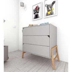 Bellamy Lotta Grey Babykamer: Ledikant/Juniorbed, Commode En 2-Deurskast 15 Bellamy Lotta Grey Babykamer: Ledikant/Juniorbed, Commode En 2-Deurskast -babybenodigdheden bellamy lotta grey commode loszkomo 5 2