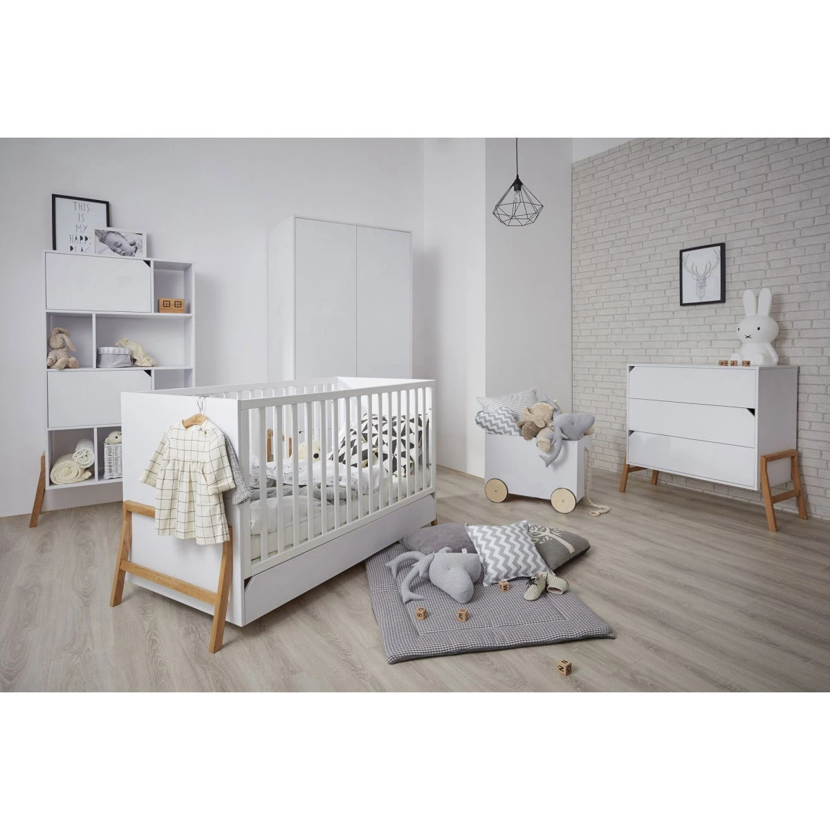Bellamy Lotta Snow Commode LOBIKOMO Bellamy Lotta Snow Commode LOBIKOMO -babybenodigdheden bellamy lotta snow babykamer 1 1