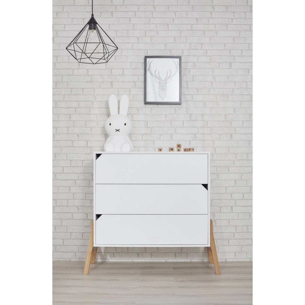 Bellamy Lotta Snow Babykamer: Ledikant/Juniorbed en Commode Bellamy Lotta Snow Babykamer: Ledikant/Juniorbed En Commode -babybenodigdheden bellamy lotta snow commode lobikomo 3 1