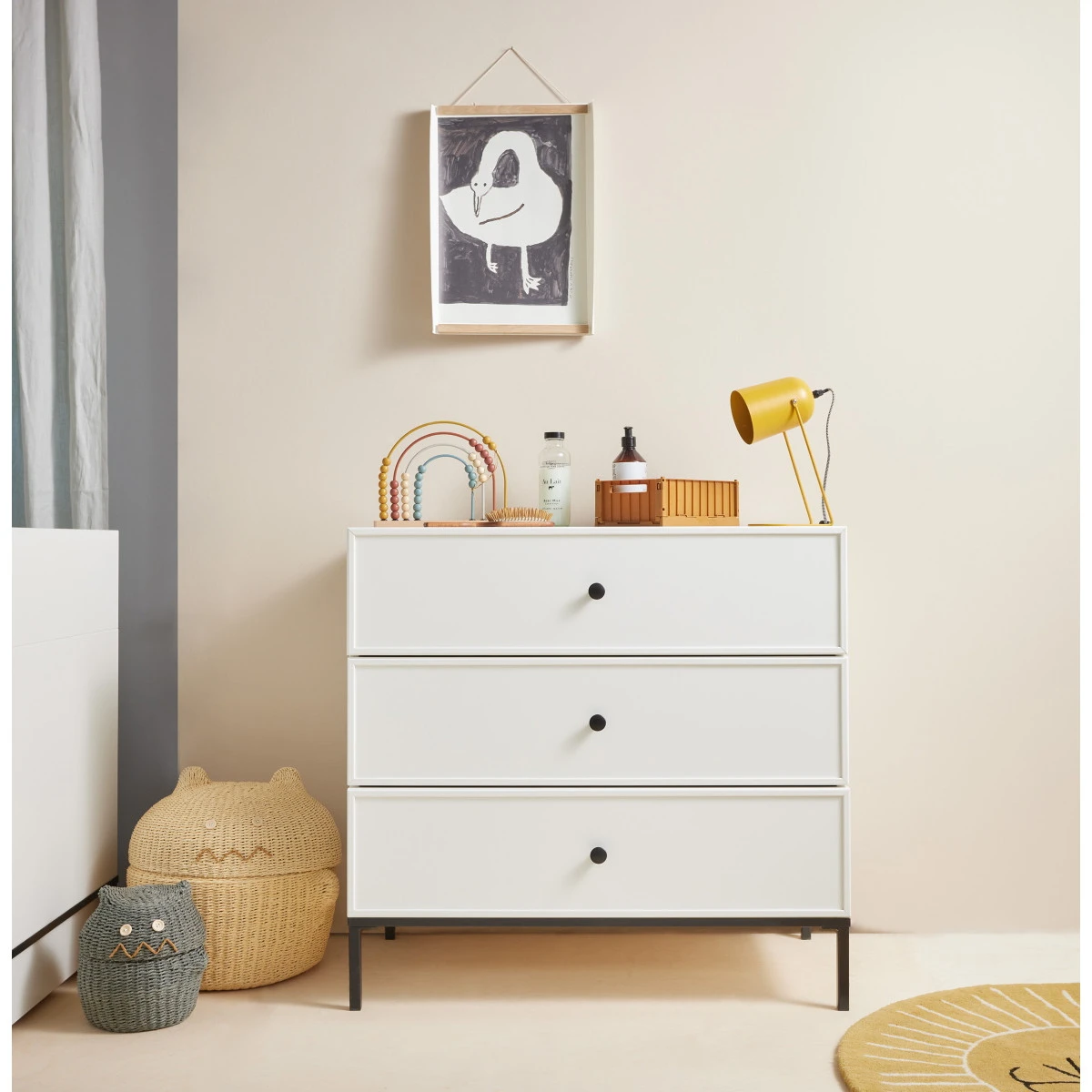 Bellamy Lumi White Babykamer: Ledikant/Juniorbed, Commode en 2-Deurskast Bellamy Lumi White Babykamer: Ledikant/Juniorbed, Commode En 2-Deurskast -babybenodigdheden bellamy lumi white commode lubikomo 4 2