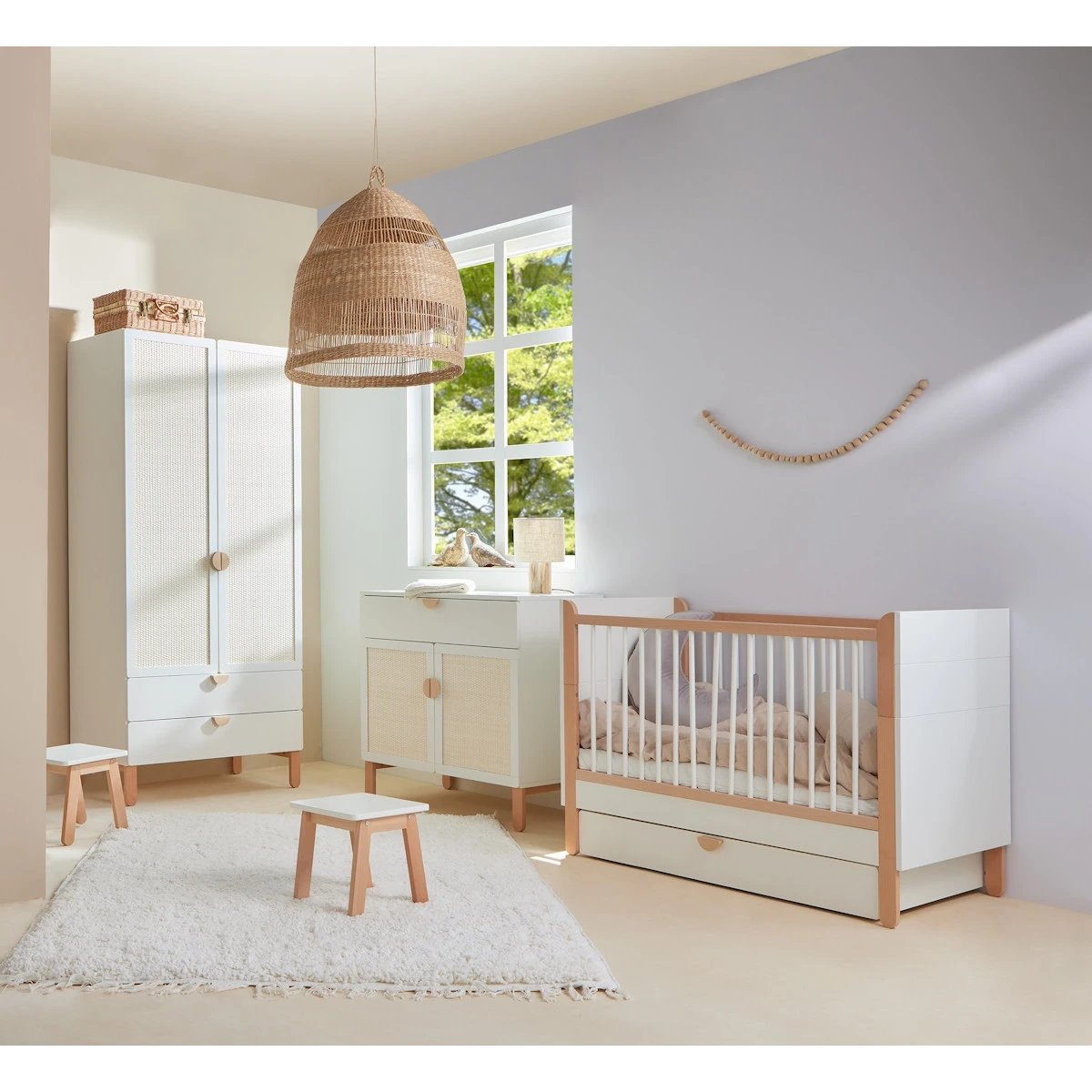 Bellamy Ratata Babykamer: Ledikant, Commode en 2-Deurskast Bellamy Ratata Babykamer: Ledikant, Commode En 2-Deurskast -babybenodigdheden bellamy ratata babykamer ledikant en commode 4