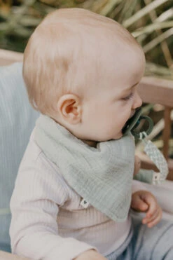 Bibs Sand/Ivory Fopspeenkoord 9401101 -babybenodigdheden bibs fopspeenkoord 5