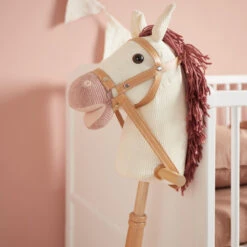 Bieco Ginger White/Ruby Stokpaard 74000192 -babybenodigdheden bieco ginger white ruby stokpaard 74000192 7