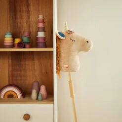 Bieco Magic Beige Stokpaard 7400019 -babybenodigdheden bieco magic beige stokpaard 7400019 6