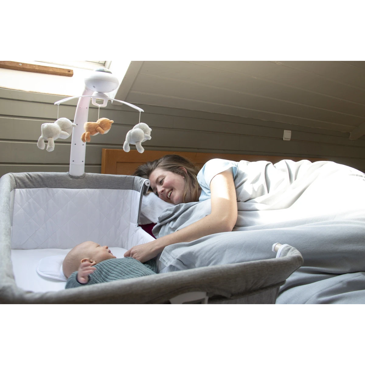 Bo Jungle B-Pure White Automatische Wieg B725000 Bo Jungle B-Pure White Automatische Wieg B725000 -babybenodigdheden bo jungle b pure white automatische wieg b725000 lifestyle 2