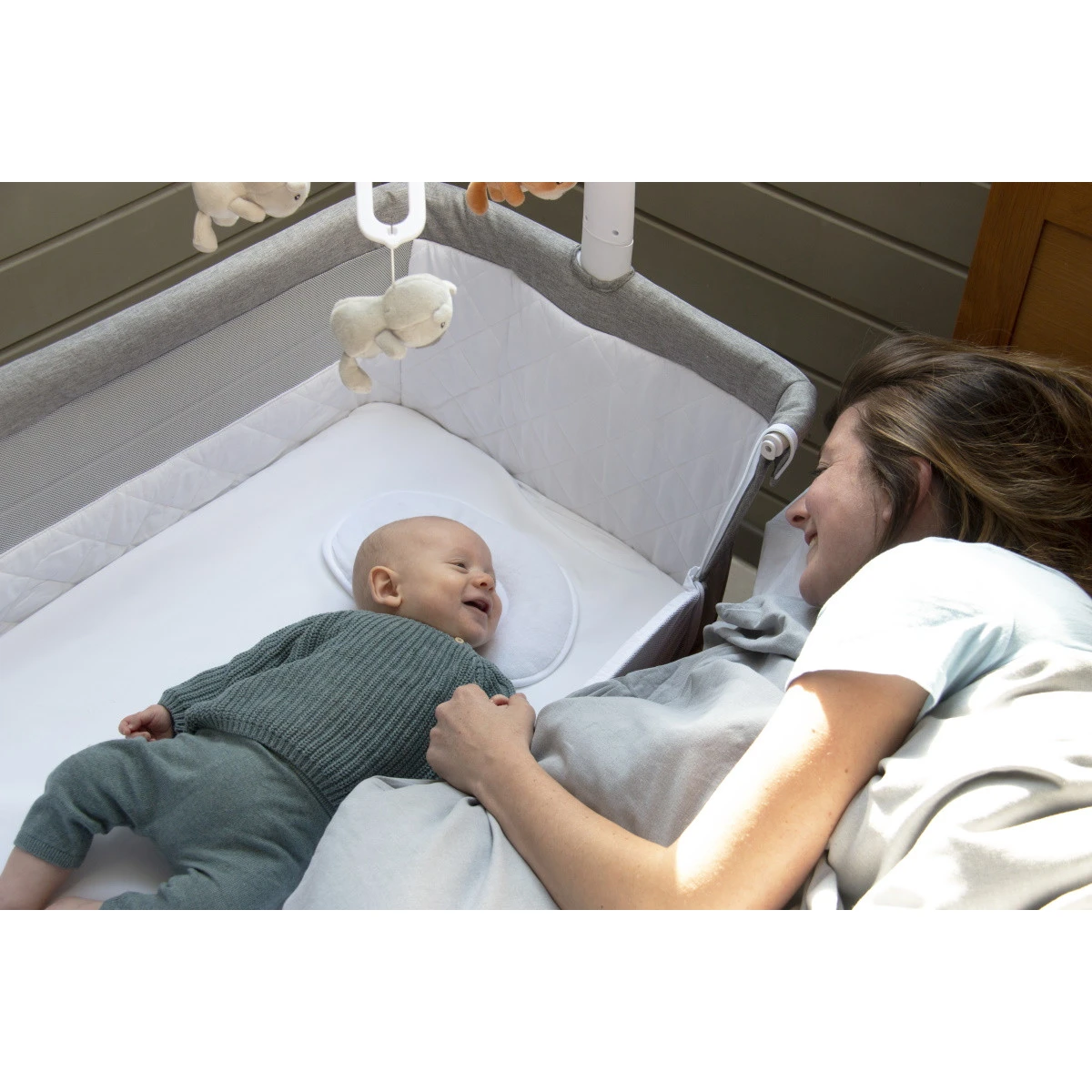 Bo Jungle B-Pure White Automatische Wieg B725000 Bo Jungle B-Pure White Automatische Wieg B725000 -babybenodigdheden bo jungle b pure white automatische wieg b725000 lifestyle 5