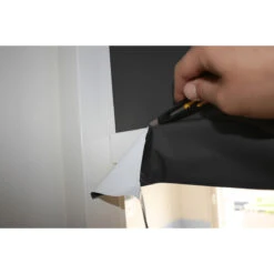 Little Luca Black Out Blinds Sticky Verduisteringsgordijn DDD50262 -babybenodigdheden bovenraampje bijsnijdenpng