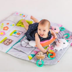 Bright Starts Floor Of Fun Activity Gym Speelkleed En Poppenhuis K11747 -babybenodigdheden bright starts floor of fun activity gym speelkleed en poppenhuis k11747 3