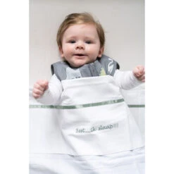 Briljant Ssst....ik Slaap!!! Stone Green 100x150 Cm Ledikantlaken 60R 6 Briljant Ssst....ik Slaap!!! Stone Green 100x150 Cm Ledikantlaken 60R -babybenodigdheden briljant ssst sfeer 3