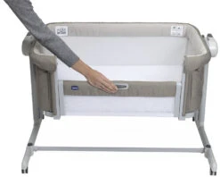 Chicco Next2Me Magic Evo Desert Taupe Wieg Aan Bed 5087041250000 -babybenodigdheden chicco next2me magic evo desert taupe wieg aan bed 5087041250000 4