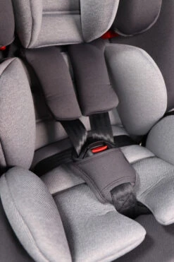 Ding Cruz Dark Grey 360° Isofix Autostoel 0-36kg DI-101920 12 Ding Cruz Dark Grey 360° Isofix Autostoel 0-36kg DI-101920 -babybenodigdheden di 101920 ding cruz dark grey safety belt