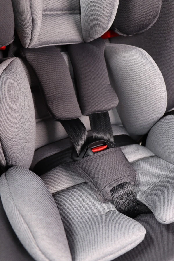 Ding Cruz Dark Grey 360° Isofix Autostoel 0-36kg DI-101920 Ding Cruz Dark Grey 360° Isofix Autostoel 0-36kg DI-101920 -babybenodigdheden di 101920 ding cruz dark grey safety belt