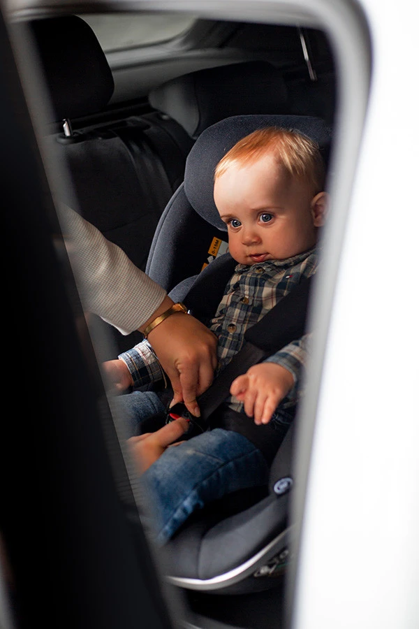 Ding Mace Red 360° i-Size Autostoel 0-36kg DI-111918 Ding Mace Red 360° I-Size Autostoel 0-36kg DI-111918 -babybenodigdheden di 111917 lifestyle 01 2