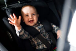 Ding Mace Black/Grey 360° I-Size Autostoel 0-36kg DI-111917 -babybenodigdheden di 111917 lifestyle 03 1