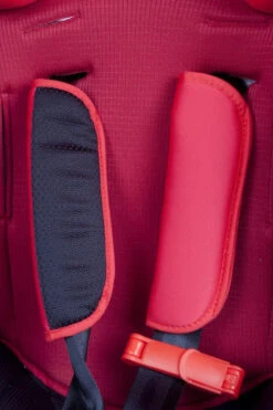 Babygo Protect Red Autostoel 9-36 Kg 3803 -babybenodigdheden i no380 3 protect rubberdots1