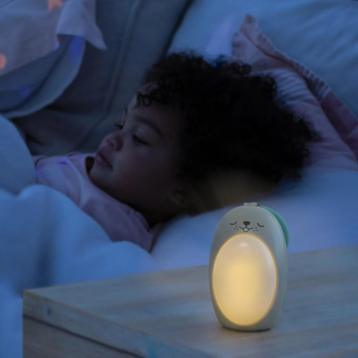 Infantino 3-in-1 Sounds & Lights Soothing Zeehond Nachtlampje BK-302032 Infantino 3-in-1 Sounds & Lights Soothing Zeehond Nachtlampje BK-302032 -babybenodigdheden infantino 3 in 1 sounds lights soothing zeehond nachtlampje bk 302032 3