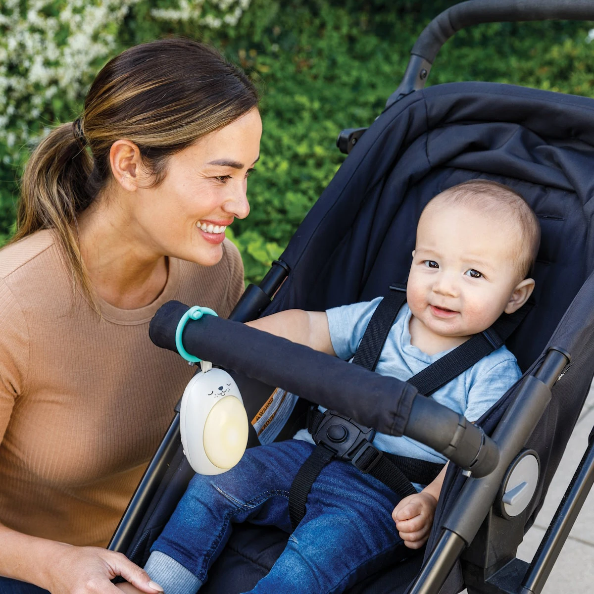 Infantino 3-in-1 Sounds & Lights Soothing Zeehond Nachtlampje BK-302032 Infantino 3-in-1 Sounds & Lights Soothing Zeehond Nachtlampje BK-302032 -babybenodigdheden infantino 3 in 1 sounds lights soothing zeehond nachtlampje bk 302032 4