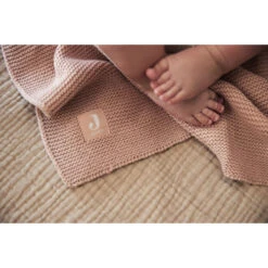Jollein Basic Knit Wild Rose 75 X 100 Cm Wiegdeken 516-511-67067 8 Jollein Basic Knit Wild Rose 75 X 100 Cm Wiegdeken 516-511-67067 -babybenodigdheden jollein basic knit wild rose 75 x 100 cm wiegdeken 516 511 67067