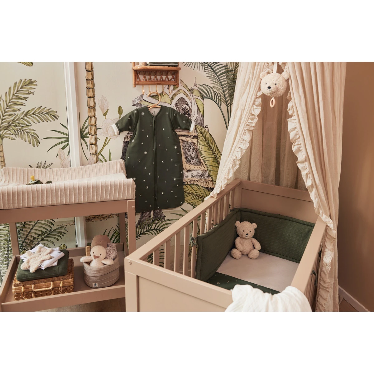 Jollein Pure Knit Leaf Green 30 X 180 Cm Bedbumper 004-895-67010 -babybenodigdheden jollein pure knit leaf green 30 x 180 cm bedbumper 004 895 67010 .8