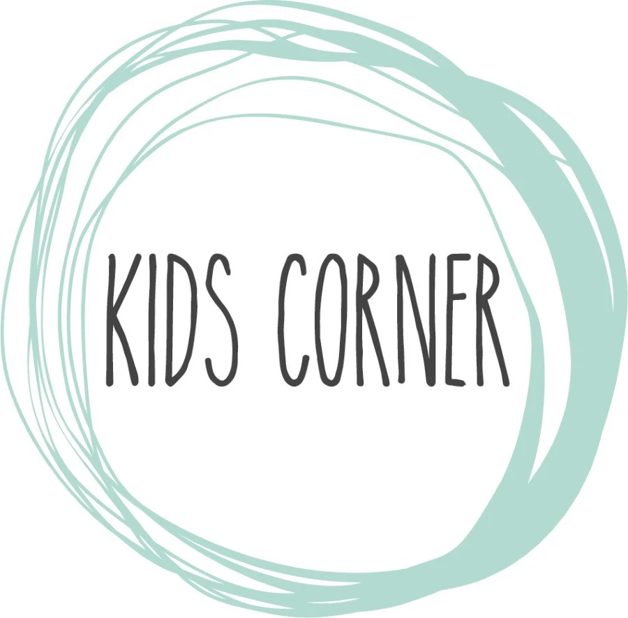 Kids Corner Hiking/Little Village 95x113 cm Omkeerbaar Vloerkleed en Speelmat Kids Corner Hiking/Little Village 95x113 Cm Omkeerbaar Vloerkleed En Speelmat -babybenodigdheden kids corner logo 1 1