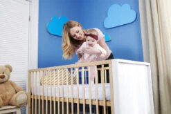 Kinderkraft Mia Wit Ledikant KKHMIAWHT0000 -babybenodigdheden kinderkraft mia grijs ledikant incl. matras kkhmiagry000m 15 2