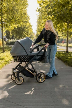 Kunert Ivento Premium Gold Deep Black 2-in-1 Kinderwagen IVE-12-GOLD -babybenodigdheden kunert ivento premium gold caramel macchiato 2 in 1 kinderwagen ive 10 gold 5