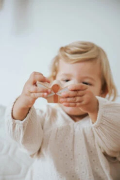 Label Label Nougat Houten Tuimelring Piramide LLWT-34383 -babybenodigdheden label label nougat houten tuimelring piramide llwt 34383 4