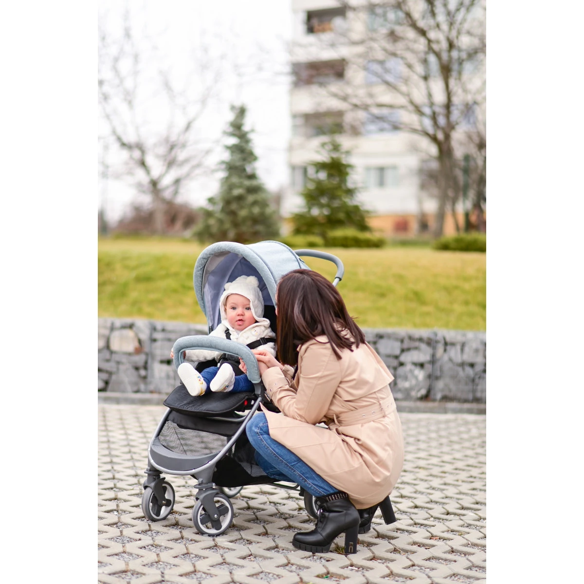 Lorelli Martina Cool Grey Wandelwagen 1002171-2386 Lorelli Martina Cool Grey Wandelwagen 1002171-2386 -babybenodigdheden lorelli martina wandelwagen lifestyle