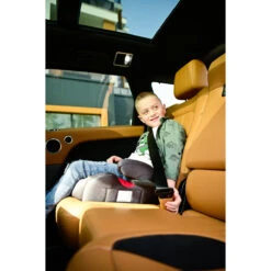 Lorelli Travel Luxe Black & Grey 15-36 Kg Isofix Booster 1007134-2339 5 Lorelli Travel Luxe Black & Grey 15-36 Kg Isofix Booster 1007134-2339 -babybenodigdheden lorelli travel luxe sfeer 1 1 1