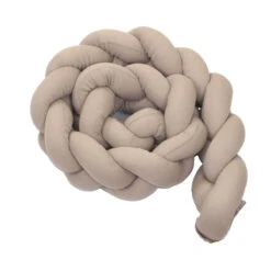 MamaLoes Amy Ajour Nougat 210 Cm Braided Bedbumper 84269 -babybenodigdheden mamaloes amy ajour nougat 210 cm braided bedbumper 84269 3