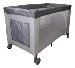 Ding Deluxe Grey Campingbedje Incl. Bodemverhoger 4 Ding Deluxe Grey Campingbedje Incl. Bodemverhoger -babybenodigdheden mamaloes ding deluxe grey campingbedje incl. bodemverhoger 2