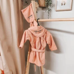 MamaLoes Konijn 1-2 Jaar Badjas ML 5333 -babybenodigdheden mamaloes konijn 0 1 jaar badjas ml 5033 sfeer 02 1