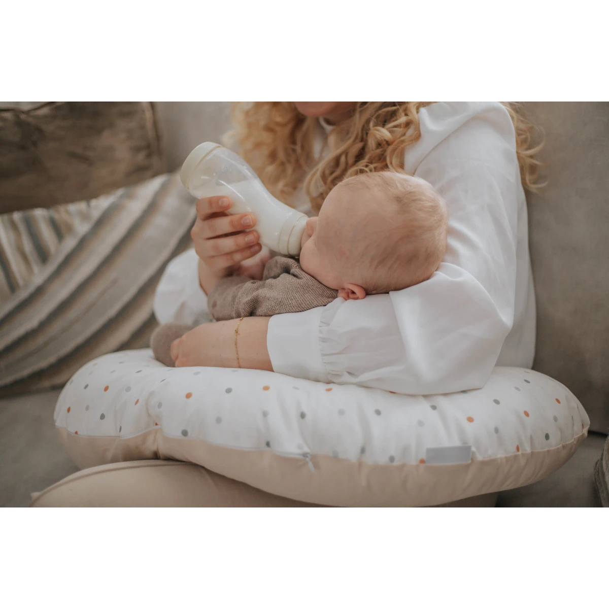 MamaLoes Panther Army Green Medium Voedingskussen ML2038 MamaLoes Panther Army Green Medium Voedingskussen ML2038 -babybenodigdheden mamaloes stippen medium voedingskussen ml020303 13 1