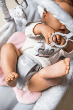 Momi Luis Pink Bouncer Wipstoel BULE00016 -babybenodigdheden momi luis pink bouncer wipstoel bule00016 02 2