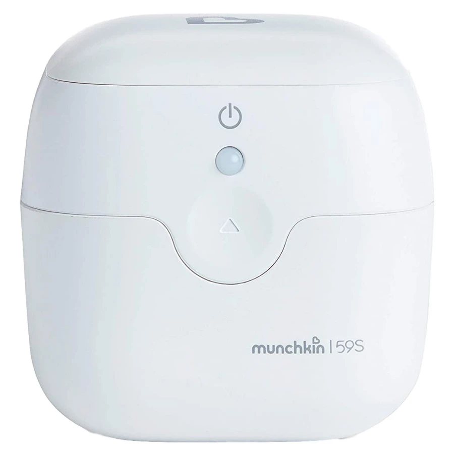Munchkin Mini Kubus Speensterilisator 051849 Munchkin Mini Kubus Speensterilisator 051849 -babybenodigdheden munchkin mini kubus sterilisator