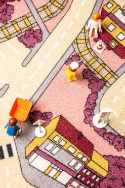 Rebel Roads Railroads Pink Sand 95x200 Cm Speelmat RPLYWGB63095200T01 5 Rebel Roads Railroads Pink Sand 95x200 Cm Speelmat RPLYWGB63095200T01 -babybenodigdheden rebel roads railroads pink sand 95x200 cm speelmat rplywgb63095200t01 4