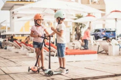 Scoot And Ride Rose Highwaykick 3 Step SR-96346 10 Scoot And Ride Rose Highwaykick 3 Step SR-96346 -babybenodigdheden scoot and ride peach highwaykick 3 step sr 96357 3 1920x1920 1