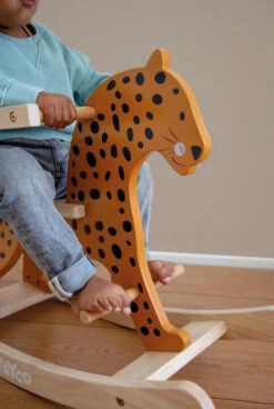 Tryco Luipaard Houten Hobbeldier TR-353009 5 Tryco Luipaard Houten Hobbeldier TR-353009 -babybenodigdheden tr 353009 tryco wooden rocking animal leopard 04