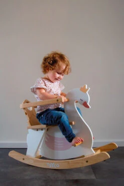 Tryco Zwaan Houten Hobbeldier TR-353011 4 Tryco Zwaan Houten Hobbeldier TR-353011 -babybenodigdheden tr 353011 tryco wooden rocking animals swan 02