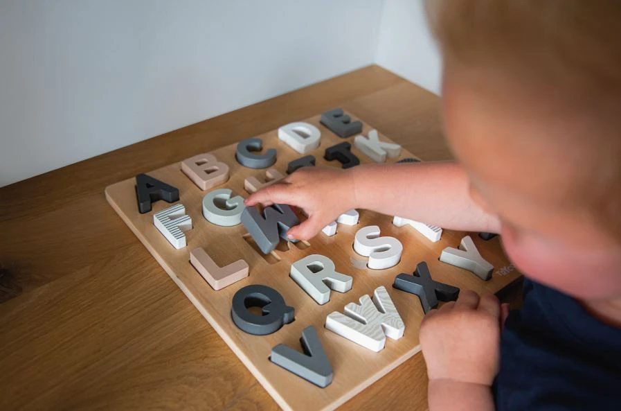 Tryco Houten Alfabet Puzzel en Krijtbord TR-353015 Tryco Houten Alfabet Puzzel En Krijtbord TR-353015 -babybenodigdheden tr 353015 tryco wooden alphabet blocks